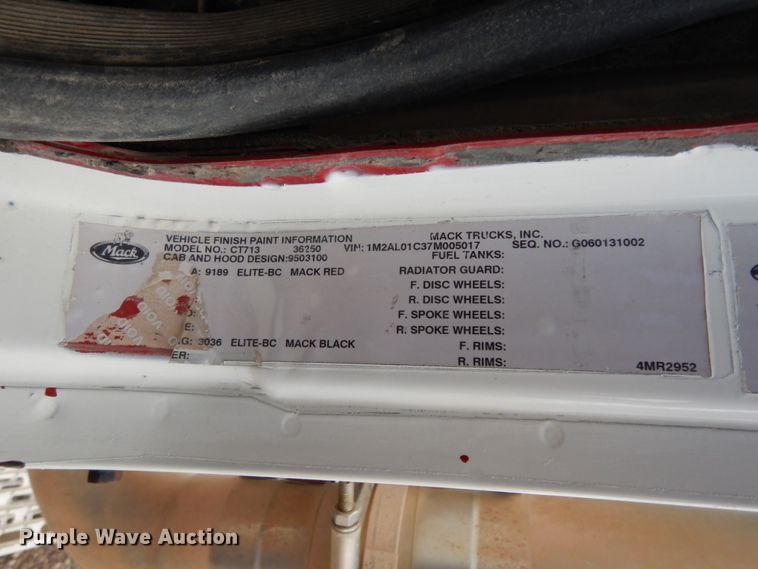 image for item DM6284 2007 Mack CT713  semi truck