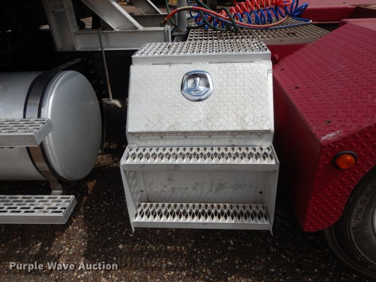 image for item DM6286 2007 Mack CHN613  semi truck