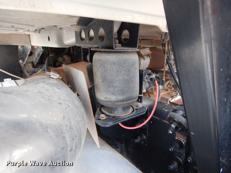 image for item DM6286 2007 Mack CHN613  semi truck