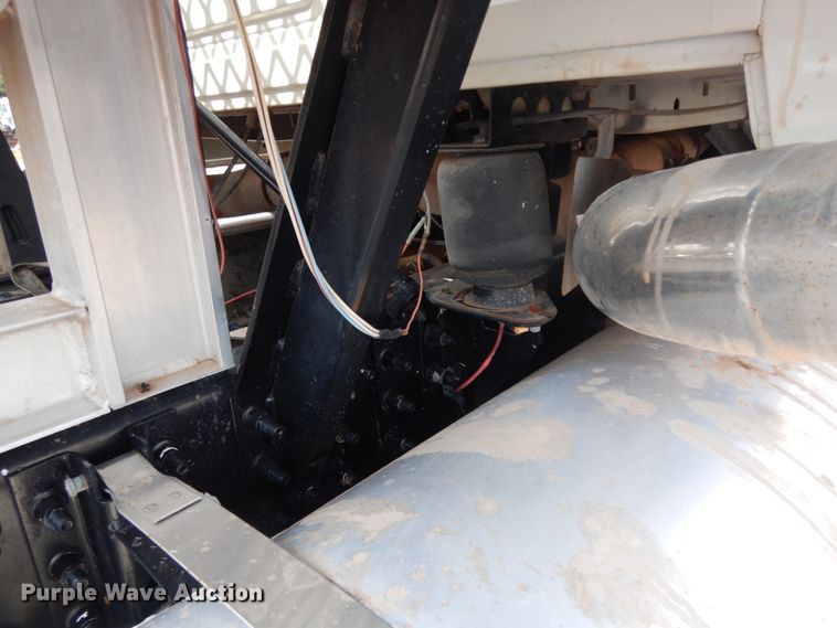 image for item DM6286 2007 Mack CHN613  semi truck