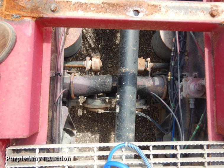 image for item DM6286 2007 Mack CHN613  semi truck