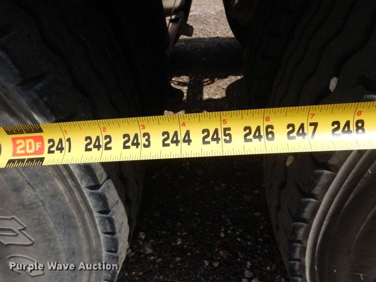 image for item DM6286 2007 Mack CHN613  semi truck