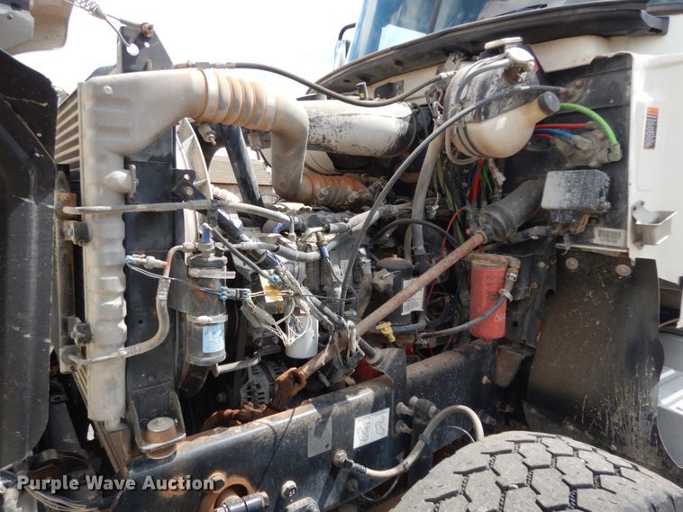 image for item DM6286 2007 Mack CHN613  semi truck