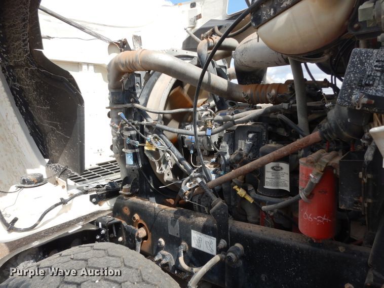 image for item DM6286 2007 Mack CHN613  semi truck