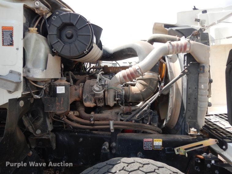 image for item DM6286 2007 Mack CHN613  semi truck