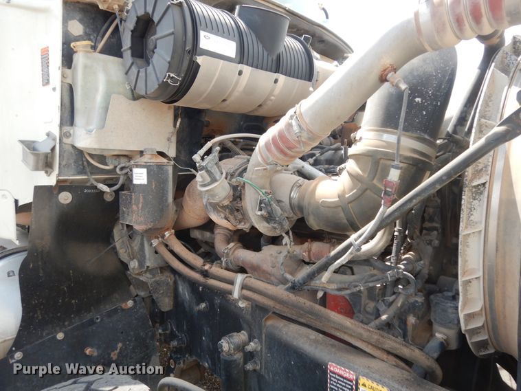 image for item DM6286 2007 Mack CHN613  semi truck