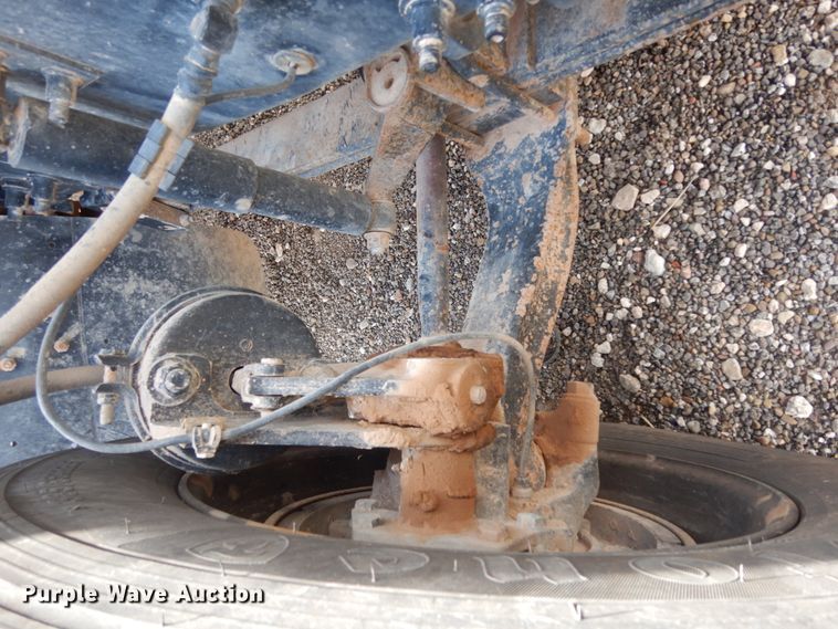 image for item DM6286 2007 Mack CHN613  semi truck