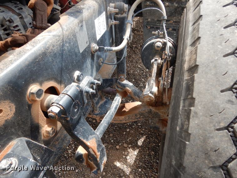 image for item DM6286 2007 Mack CHN613  semi truck