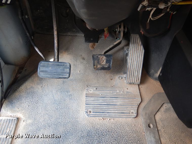 image for item DM6286 2007 Mack CHN613  semi truck