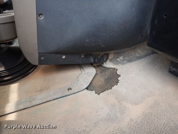 image for item DM6286 2007 Mack CHN613  semi truck