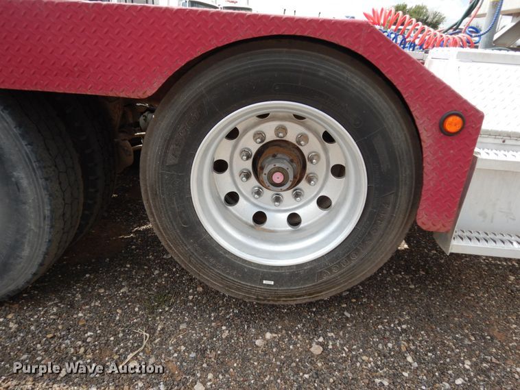 image for item DM6286 2007 Mack CHN613  semi truck