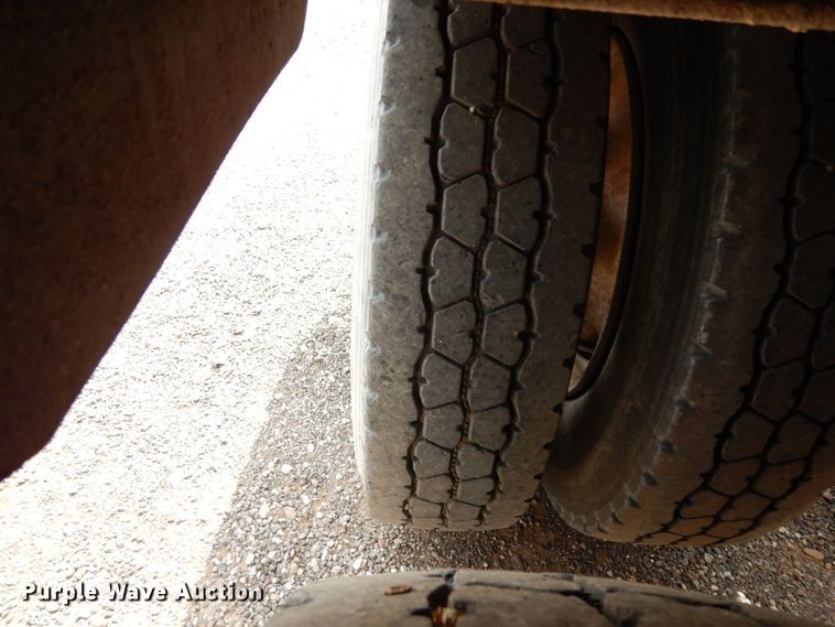 image for item DM6286 2007 Mack CHN613  semi truck