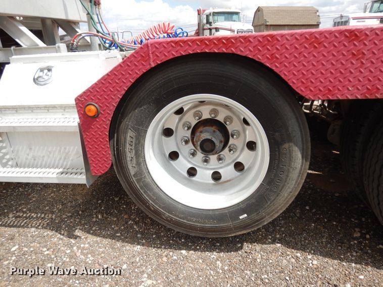 image for item DM6286 2007 Mack CHN613  semi truck