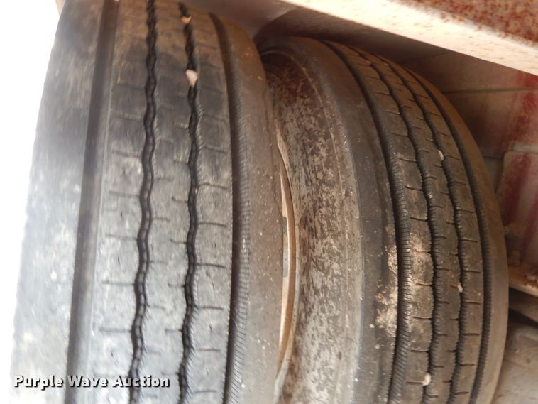 image for item DM6286 2007 Mack CHN613  semi truck