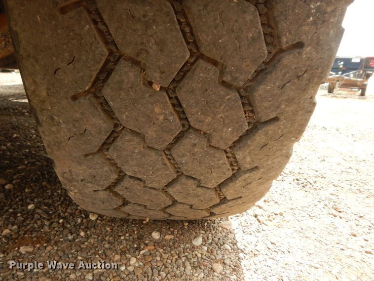 image for item DM6286 2007 Mack CHN613  semi truck