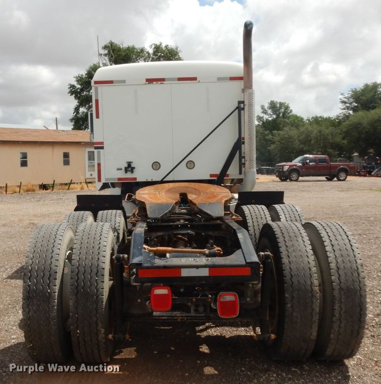 image for item DM6287 2012 Mack CHU613  semi truck