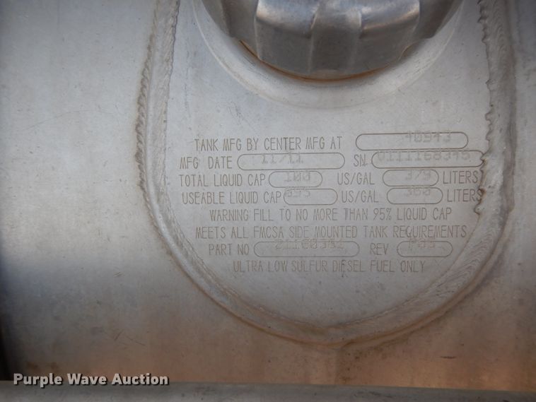 image for item DM6287 2012 Mack CHU613  semi truck