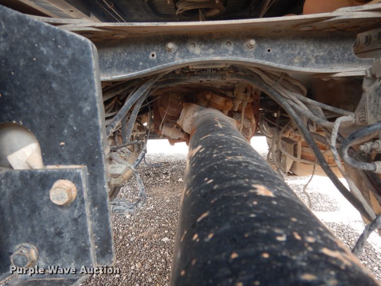 image for item DM6287 2012 Mack CHU613  semi truck