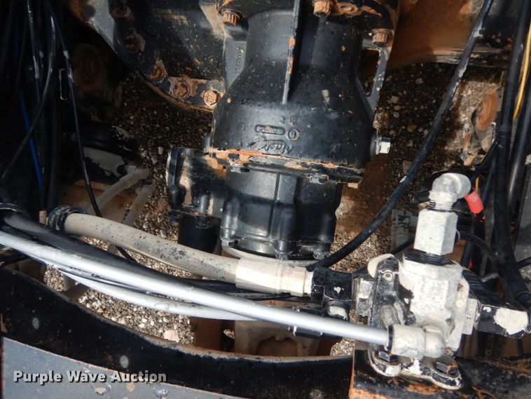 image for item DM6287 2012 Mack CHU613  semi truck