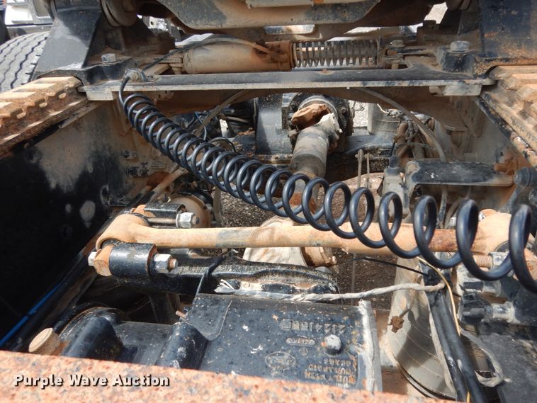 image for item DM6287 2012 Mack CHU613  semi truck