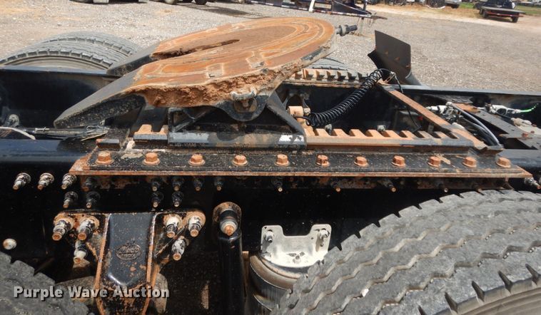 image for item DM6287 2012 Mack CHU613  semi truck