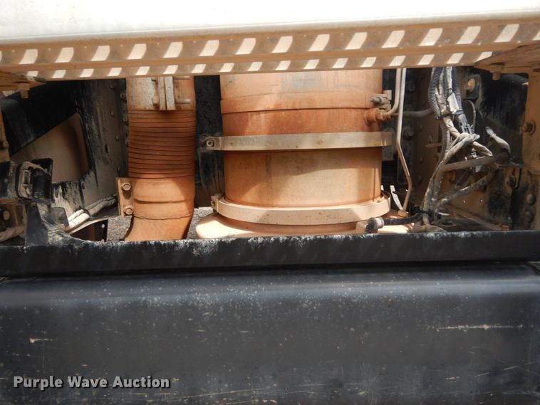 image for item DM6287 2012 Mack CHU613  semi truck