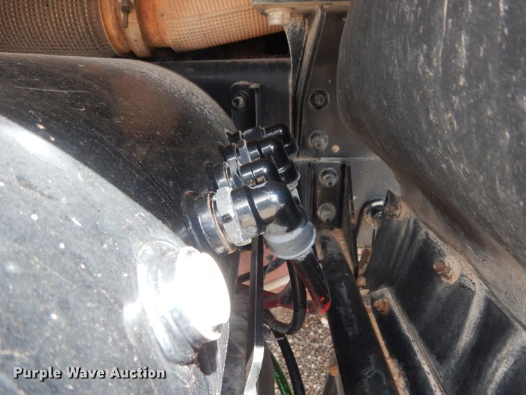 image for item DM6287 2012 Mack CHU613  semi truck