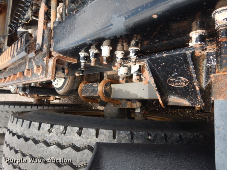 image for item DM6287 2012 Mack CHU613  semi truck