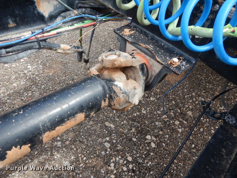 image for item DM6287 2012 Mack CHU613  semi truck