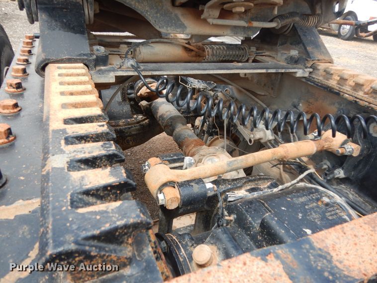 image for item DM6287 2012 Mack CHU613  semi truck