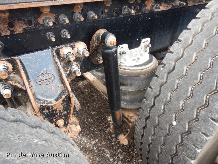 image for item DM6287 2012 Mack CHU613  semi truck