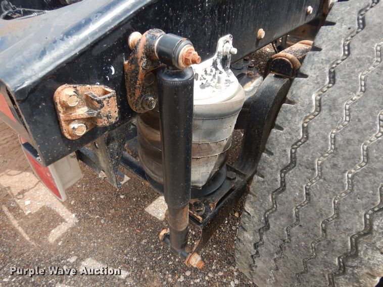 image for item DM6287 2012 Mack CHU613  semi truck