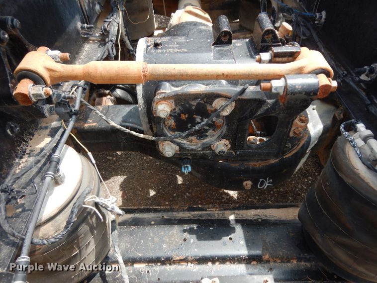 image for item DM6287 2012 Mack CHU613  semi truck