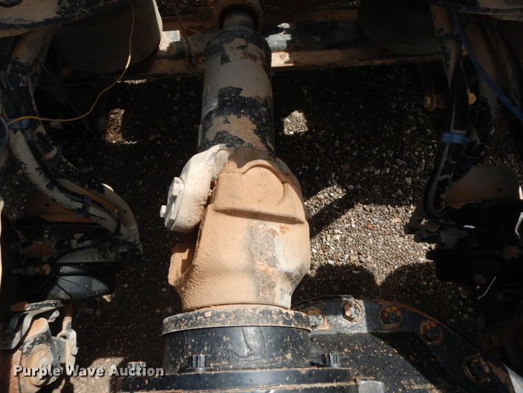 image for item DM6287 2012 Mack CHU613  semi truck