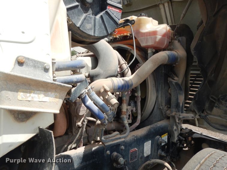 image for item DM6287 2012 Mack CHU613  semi truck