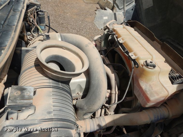 image for item DM6287 2012 Mack CHU613  semi truck