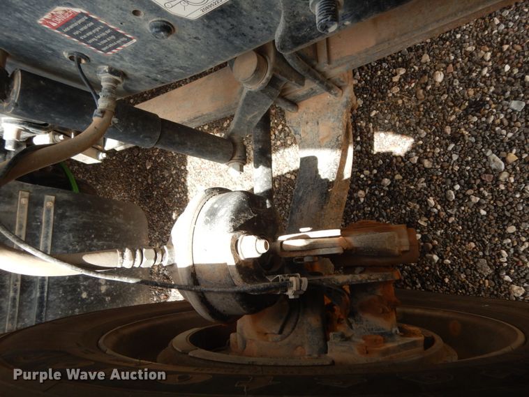 image for item DM6287 2012 Mack CHU613  semi truck