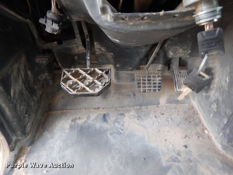 image for item DM6287 2012 Mack CHU613  semi truck