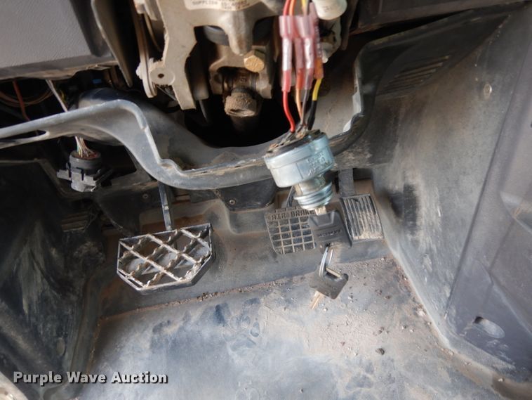 image for item DM6287 2012 Mack CHU613  semi truck