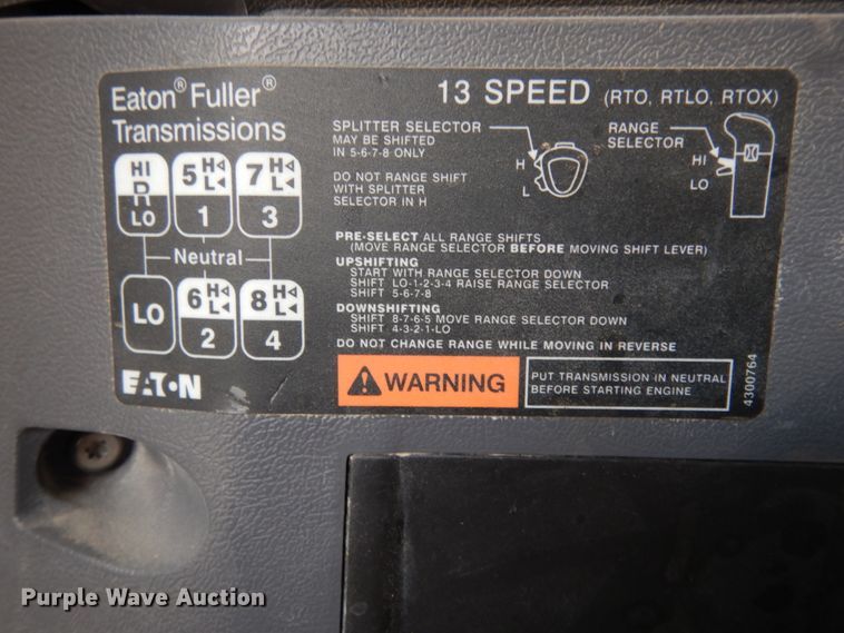 image for item DM6287 2012 Mack CHU613  semi truck