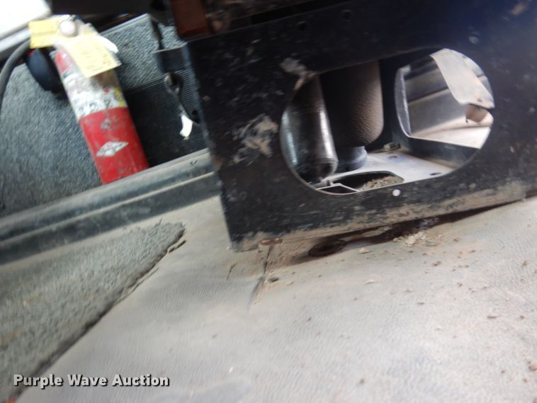 image for item DM6287 2012 Mack CHU613  semi truck