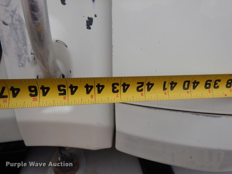 image for item DM6287 2012 Mack CHU613  semi truck