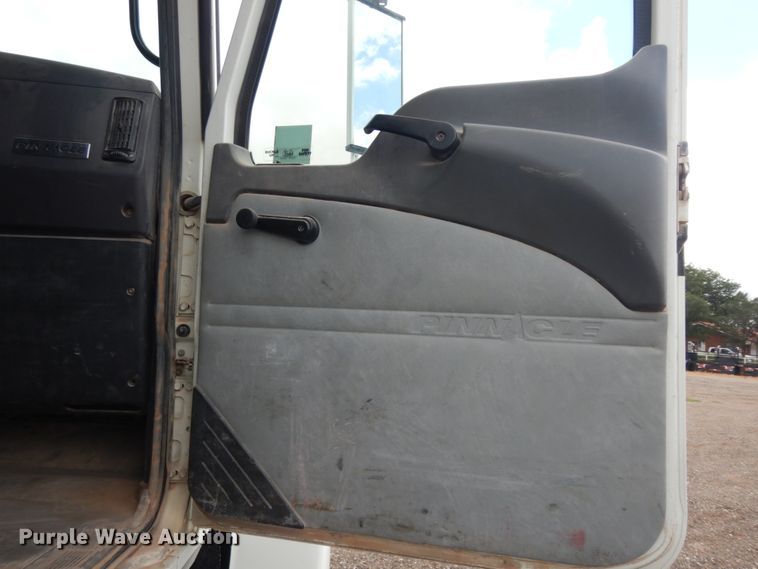 image for item DM6287 2012 Mack CHU613  semi truck