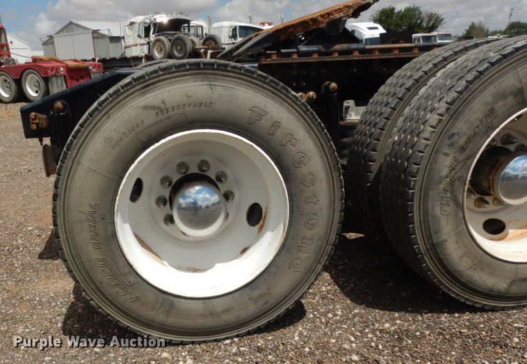 image for item DM6287 2012 Mack CHU613  semi truck