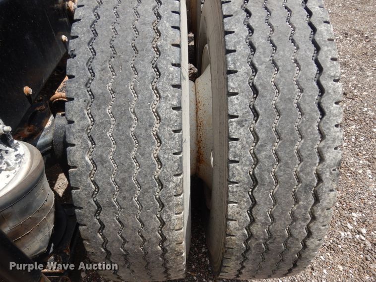 image for item DM6287 2012 Mack CHU613  semi truck