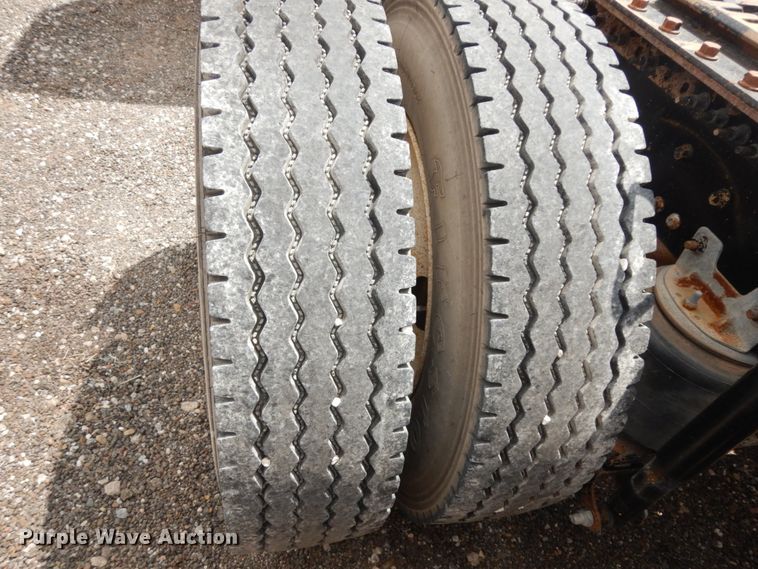 image for item DM6287 2012 Mack CHU613  semi truck