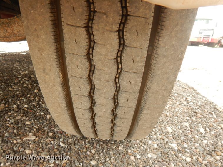 image for item DM6287 2012 Mack CHU613  semi truck