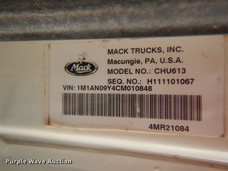 image for item DM6287 2012 Mack CHU613  semi truck