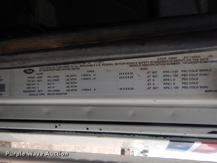 image for item DM6287 2012 Mack CHU613  semi truck