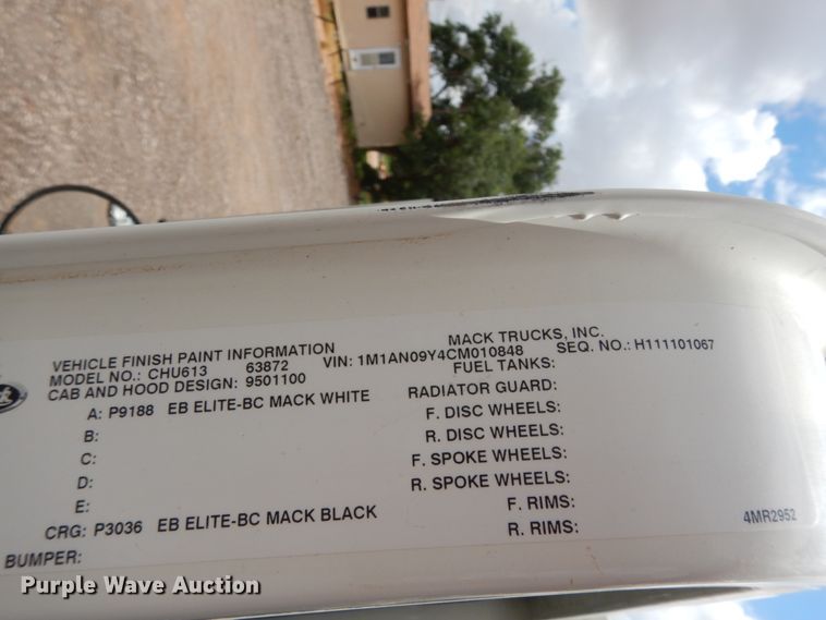 image for item DM6287 2012 Mack CHU613  semi truck